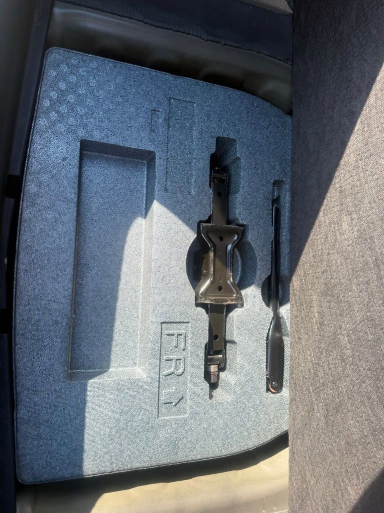 Used 2024 Nissan Altima 2.5 SV FWD image 36