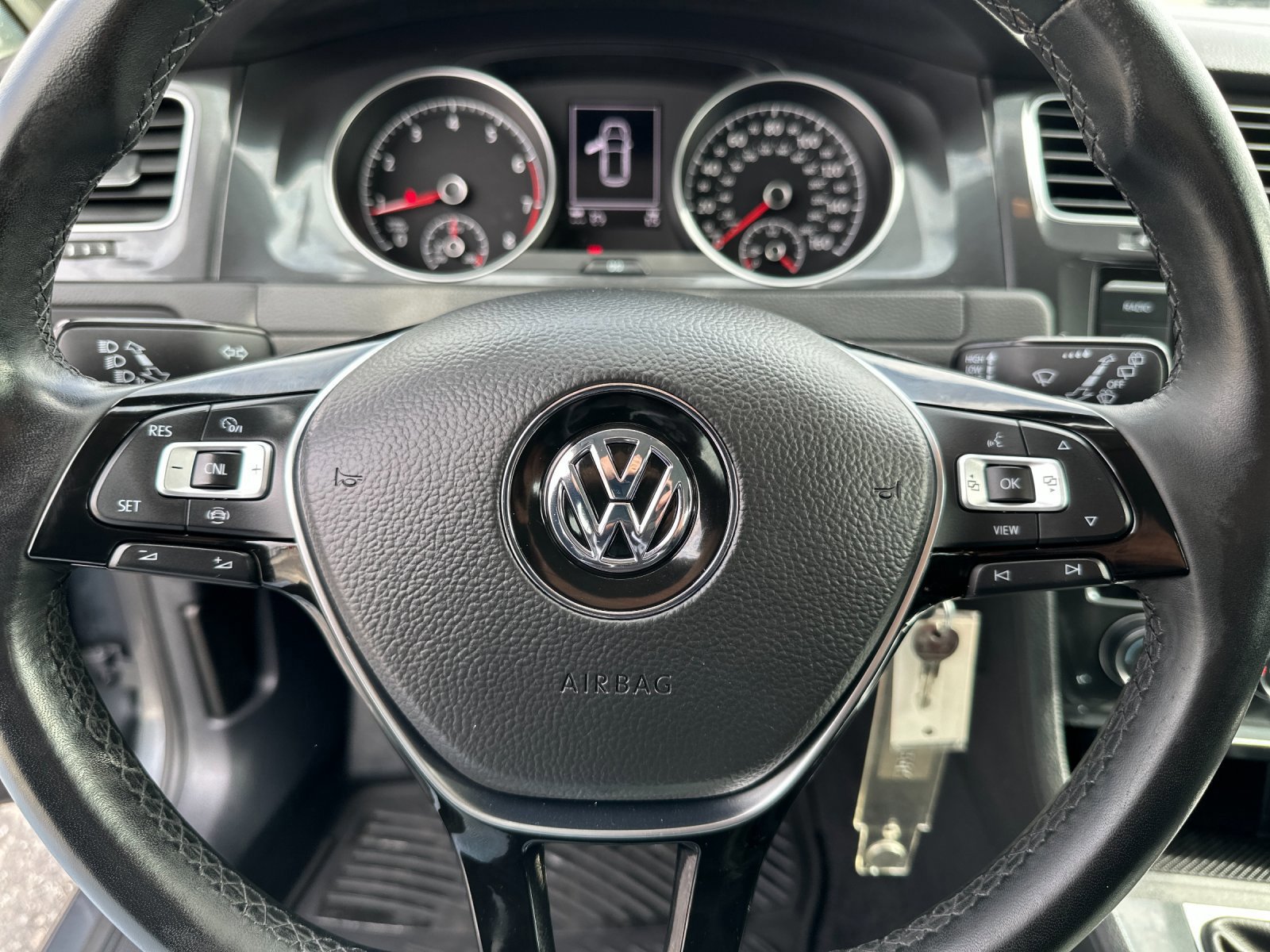 Used 2019 Volkswagen Golf image 20