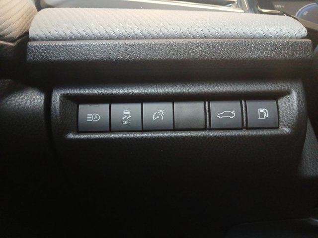 Used 2025 Toyota Camry SE FWD image 8