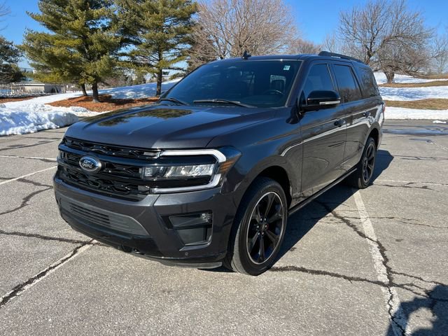 Certified 2022 Ford Expedition Limited image 2