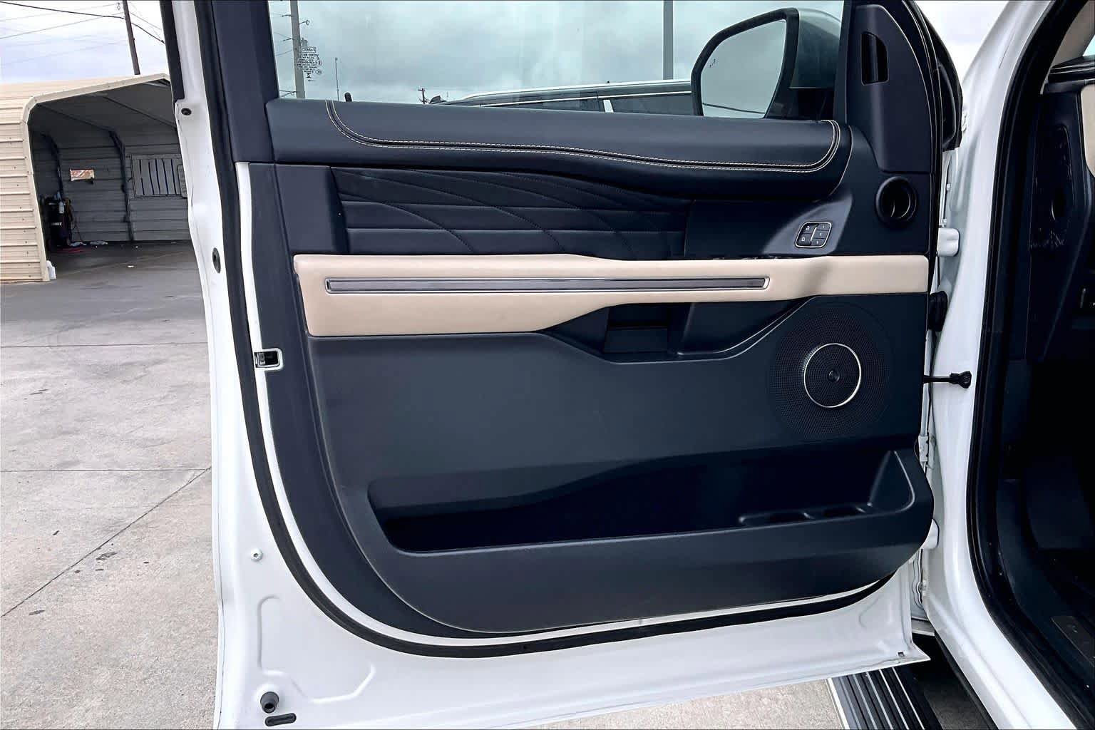 Certified 2023 Ford Expedition Max Platinum RWD image 39