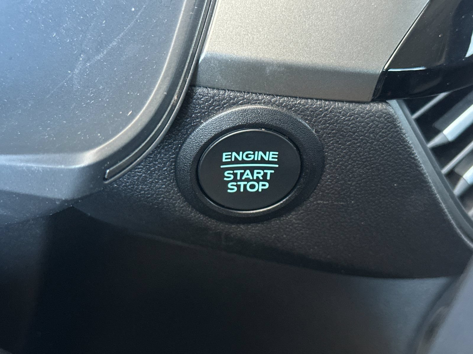 Certified 2025 Ford Escape Active FWD image 25