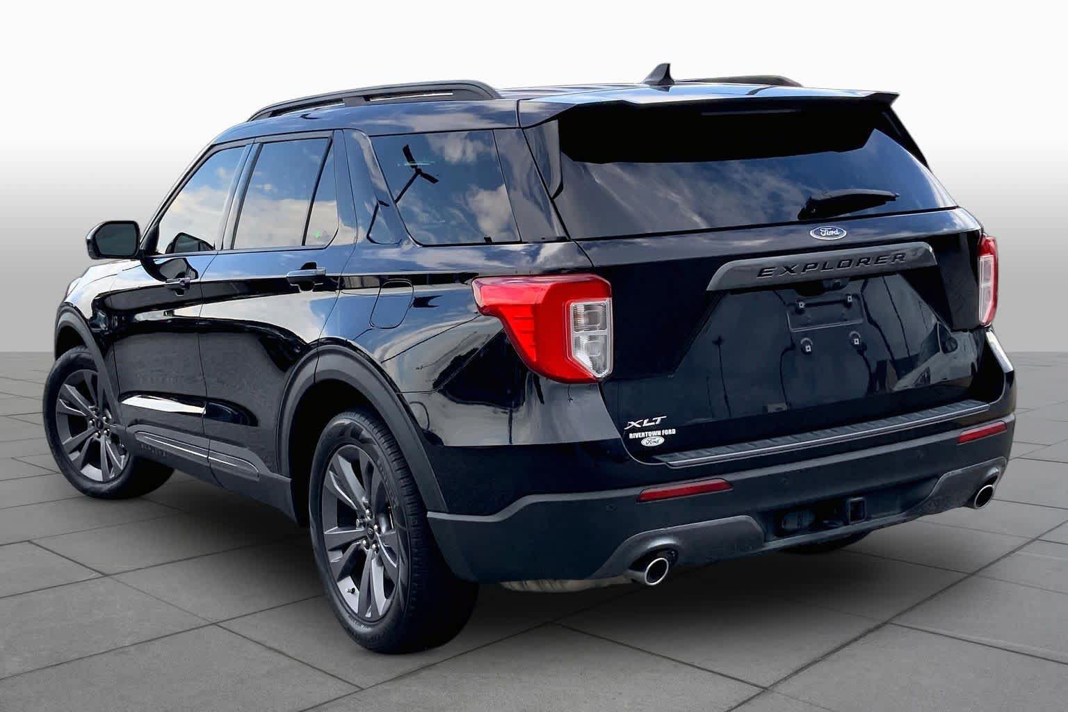 Certified 2023 Ford Explorer XLT w/ Equipment Group 202A RWD image 11