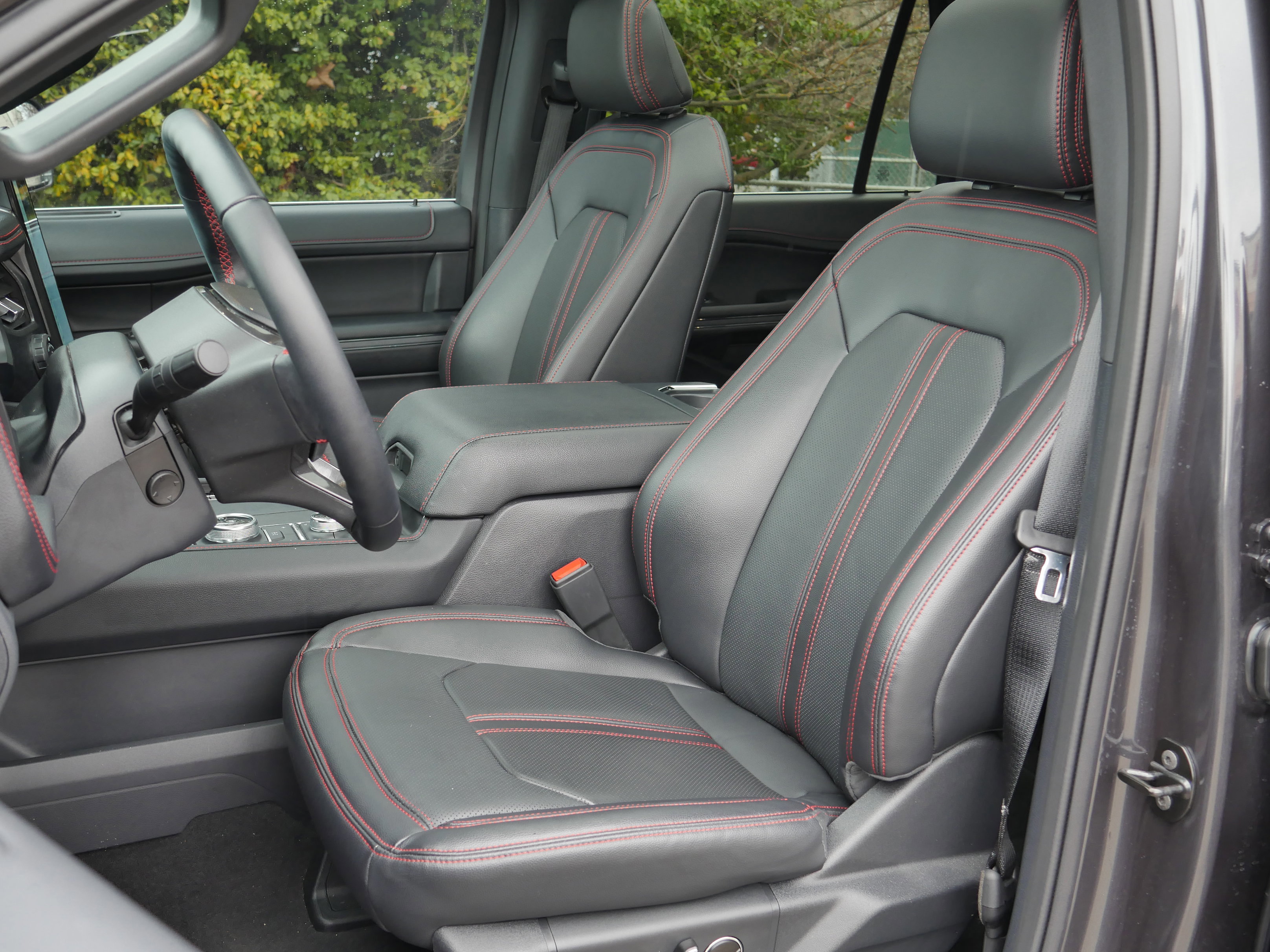 Certified 2024 Ford Expedition Limited image 39