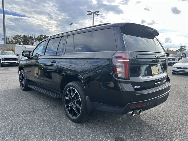 Used 2023 Chevrolet Suburban RST w/ Sport Performance Package image 3