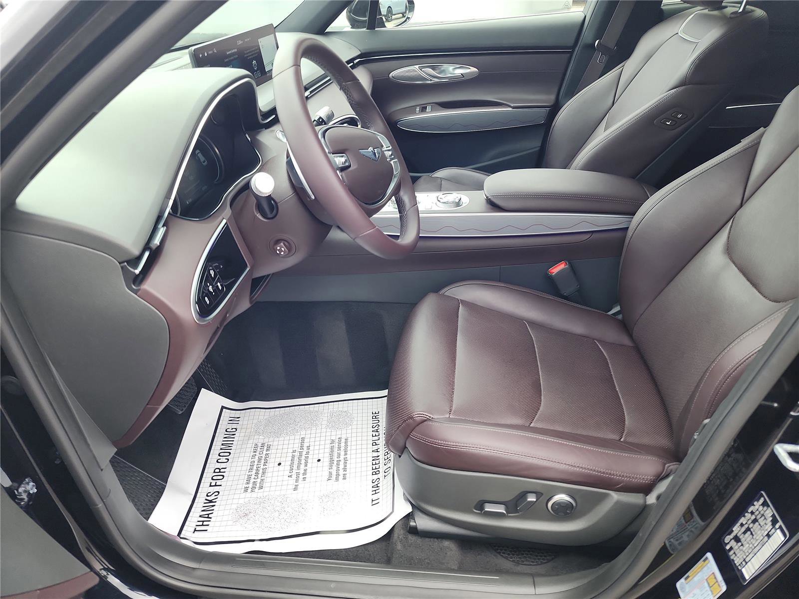 Used 2022 Genesis GV70 2.5T w/ Advanced Package image 16