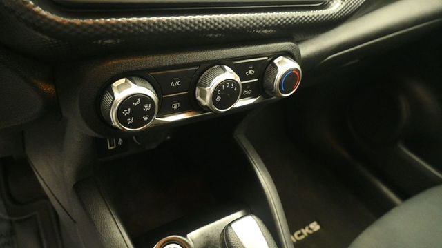 Used 2023 Nissan Kicks S FWD image 17