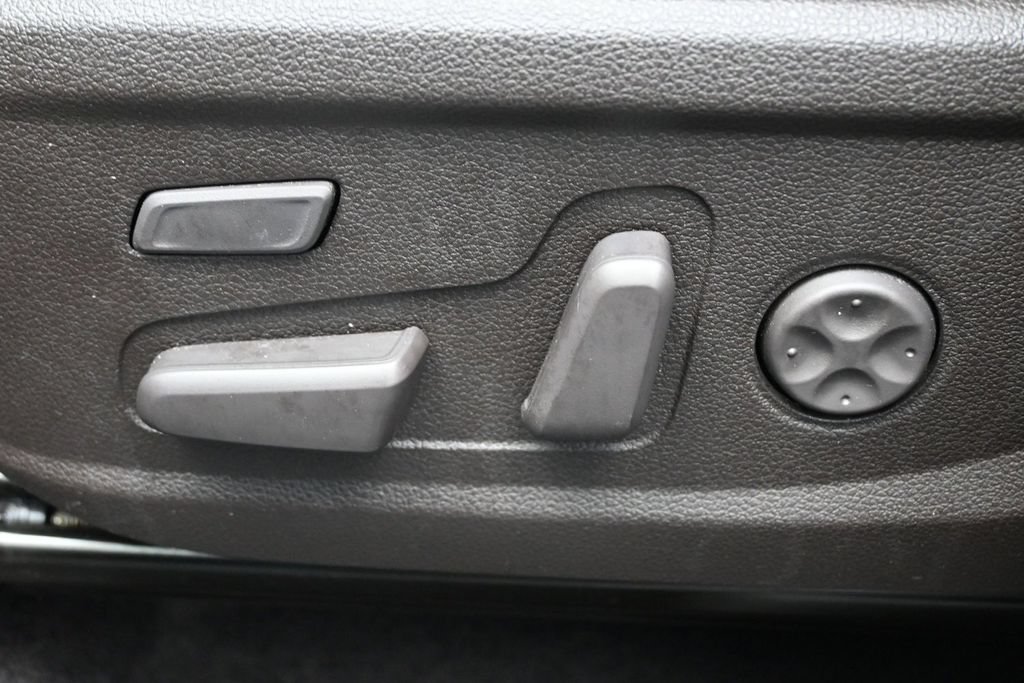 Used 2019 Hyundai Santa Fe AWD image 11