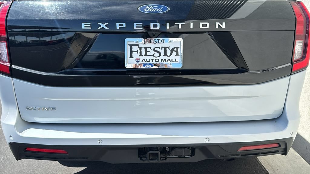 Certified 2025 Ford Expedition Active AWD/4WD image 7