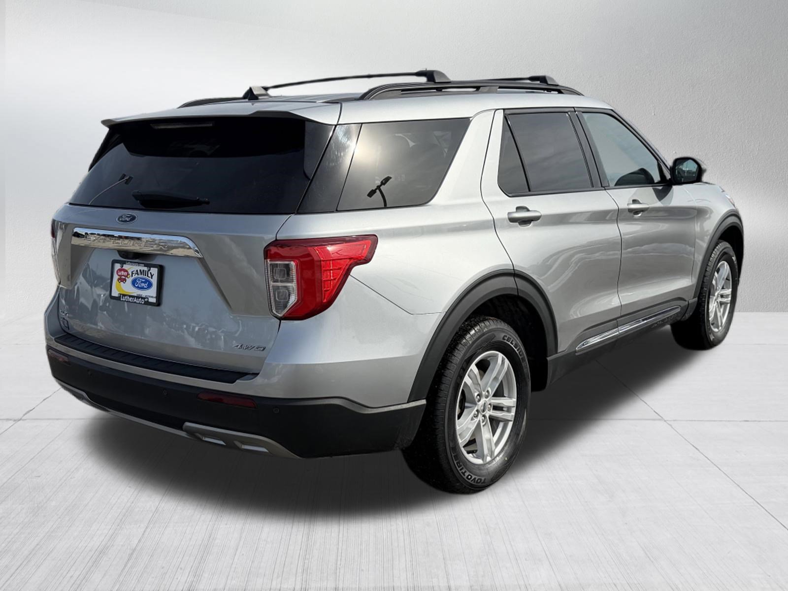Certified 2023 Ford Explorer XLT w/ Equipment Group 202A image 5