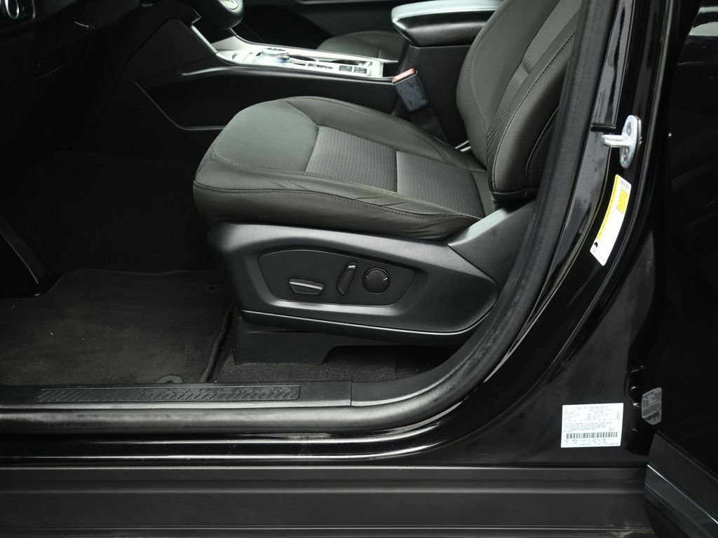 Certified 2023 Ford Explorer XLT image 9