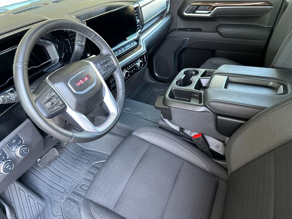 Used 2025 GMC Sierra 1500 Elevation AWD/4WD image 9