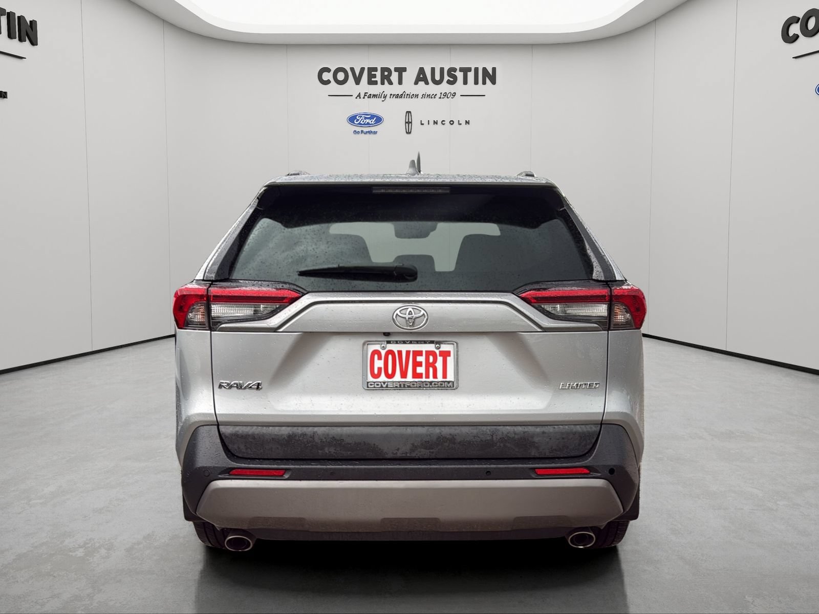 Used 2020 Toyota RAV4 Limited w/ Limited Grade Weather Package FWD image 4