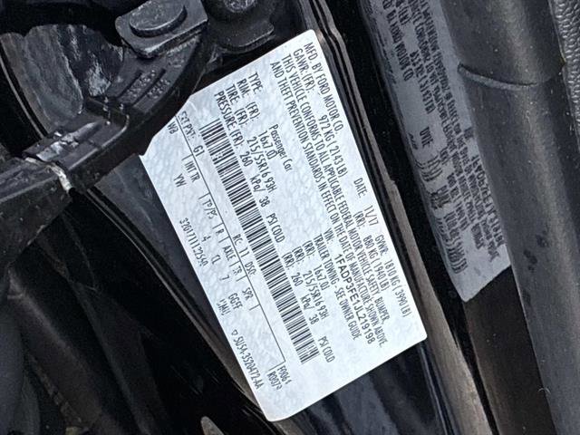 Certified 2018 Ford Focus SE w/ SE Appearance Package image 20