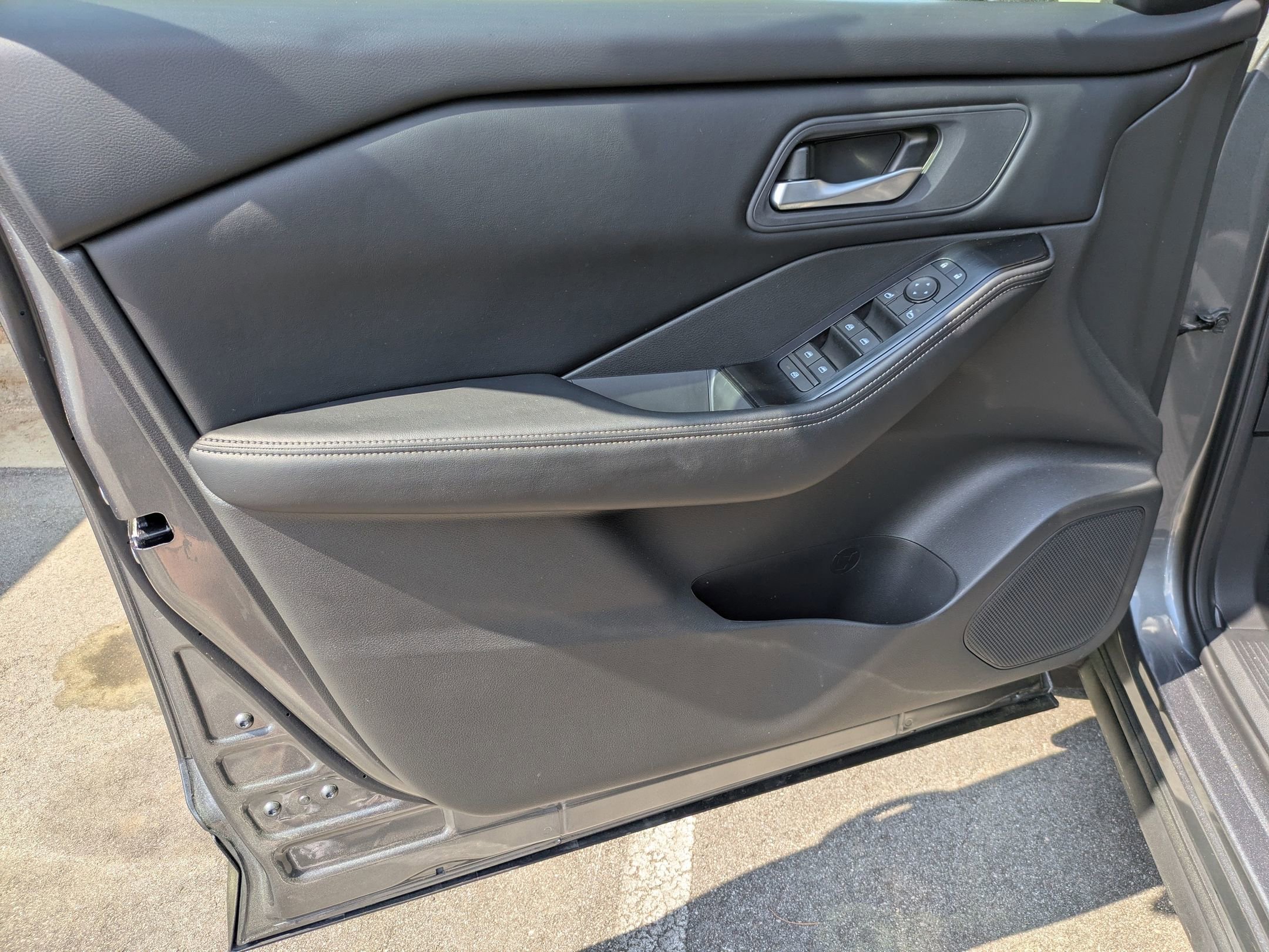 Used 2026 Nissan Rogue SV FWD image 10