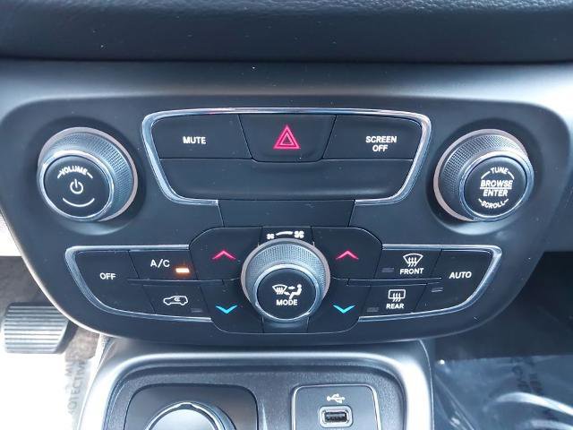 Used 2018 Jeep Compass Latitude w/ Popular Equipment Group AWD/4WD image 21