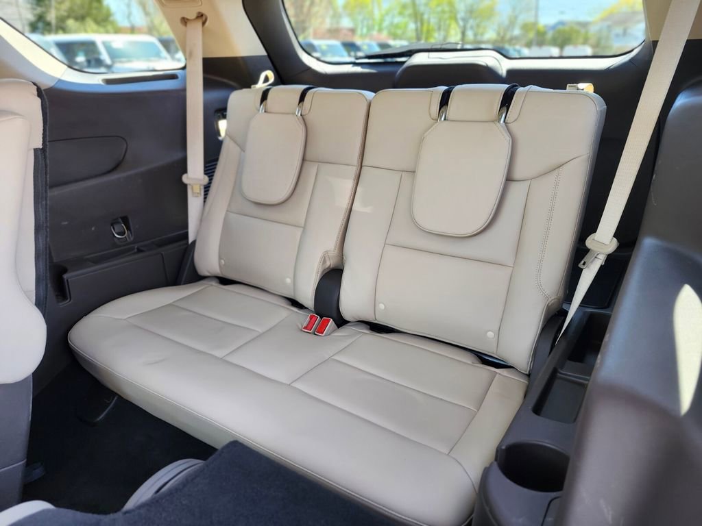 Certified 2022 Ford Explorer Platinum w/ Equipment Group 601A AWD/4WD image 18