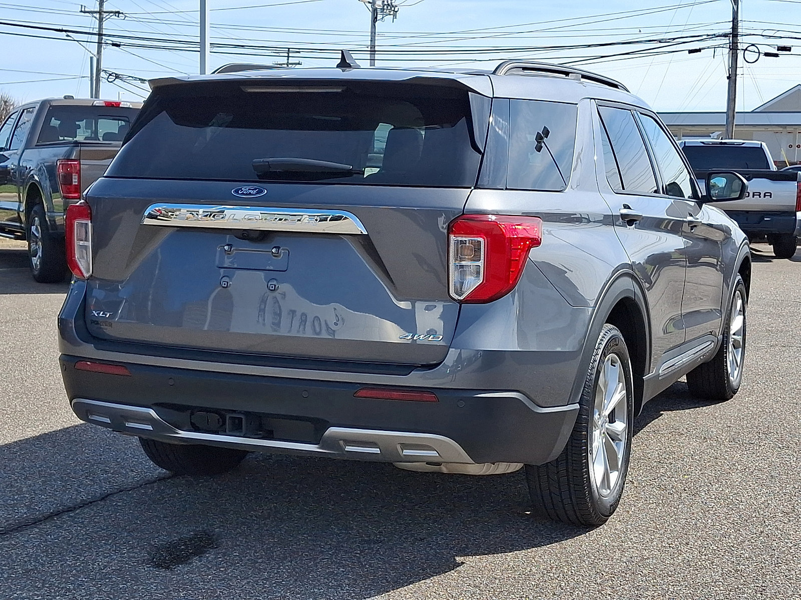 Certified 2024 Ford Explorer XLT w/ Equipment Group 202A image 7