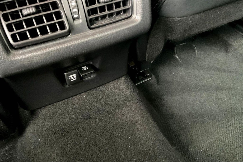 Used 2025 Toyota Camry SE FWD image 10