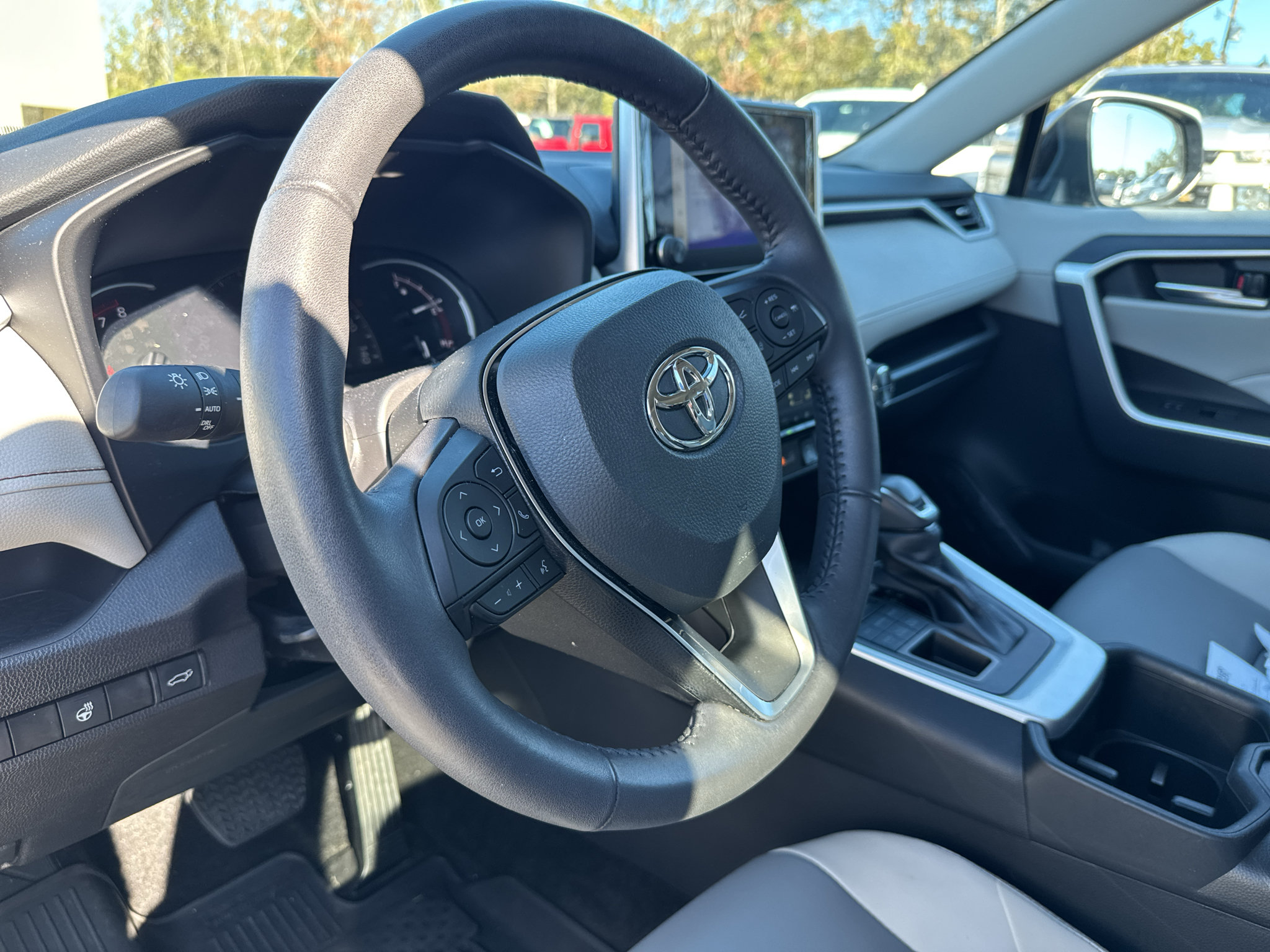 Used 2025 Toyota RAV4 XLE Premium w/ Weather Package AWD/4WD image 17
