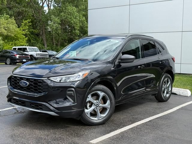 Certified 2023 Ford Escape ST-Line w/ Tech Pack #1 AWD/4WD image 2