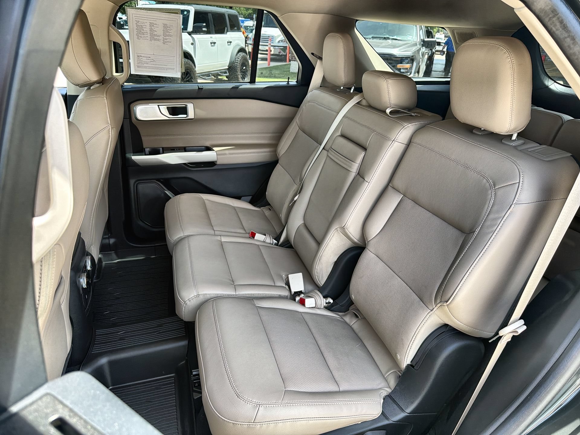 Certified 2023 Ford Explorer Limited w/ Limited Technology Package AWD/4WD image 22