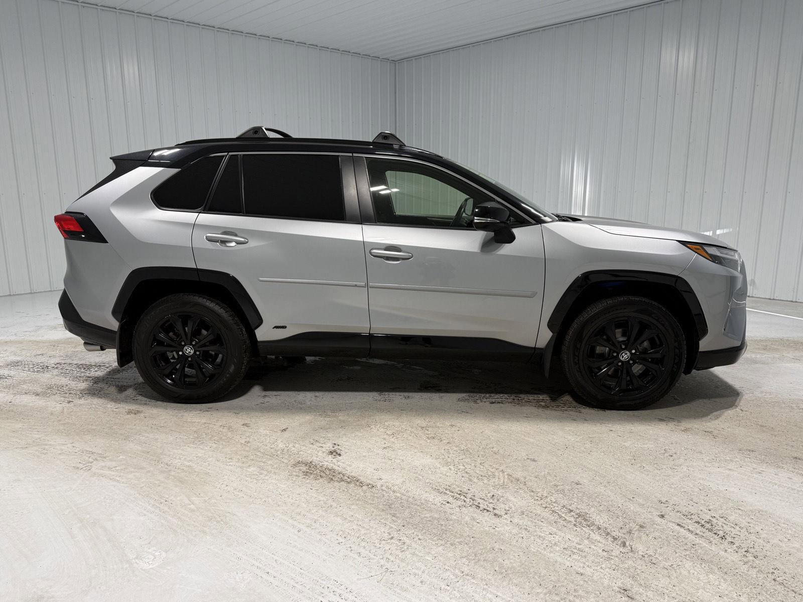 Used 2022 Toyota RAV4 XSE image 6