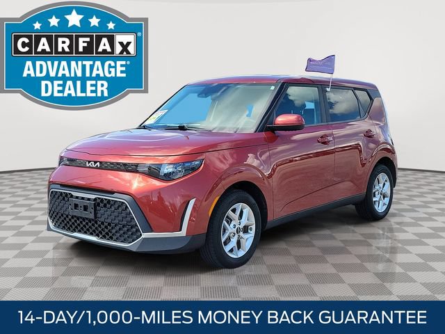 Used 2024 Kia Soul LX w/ Option Group 015 FWD image 3
