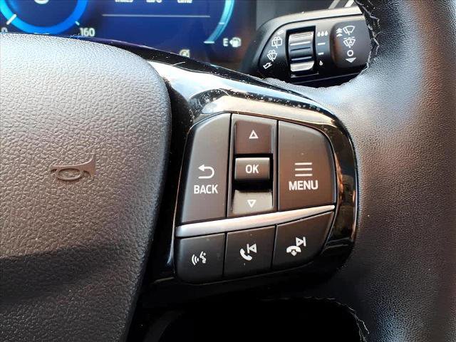 Certified 2022 Ford Escape Titanium w/ Class II Trailer Tow Package image 23