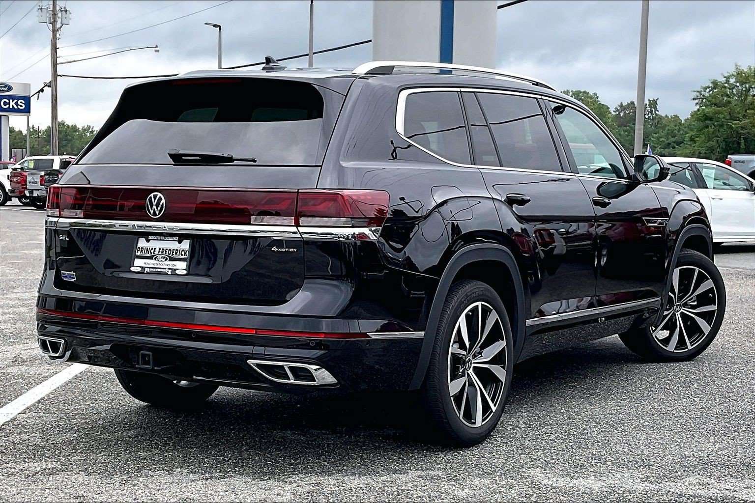 Used 2025 Volkswagen Atlas SEL Premium R-Line AWD/4WD image 12