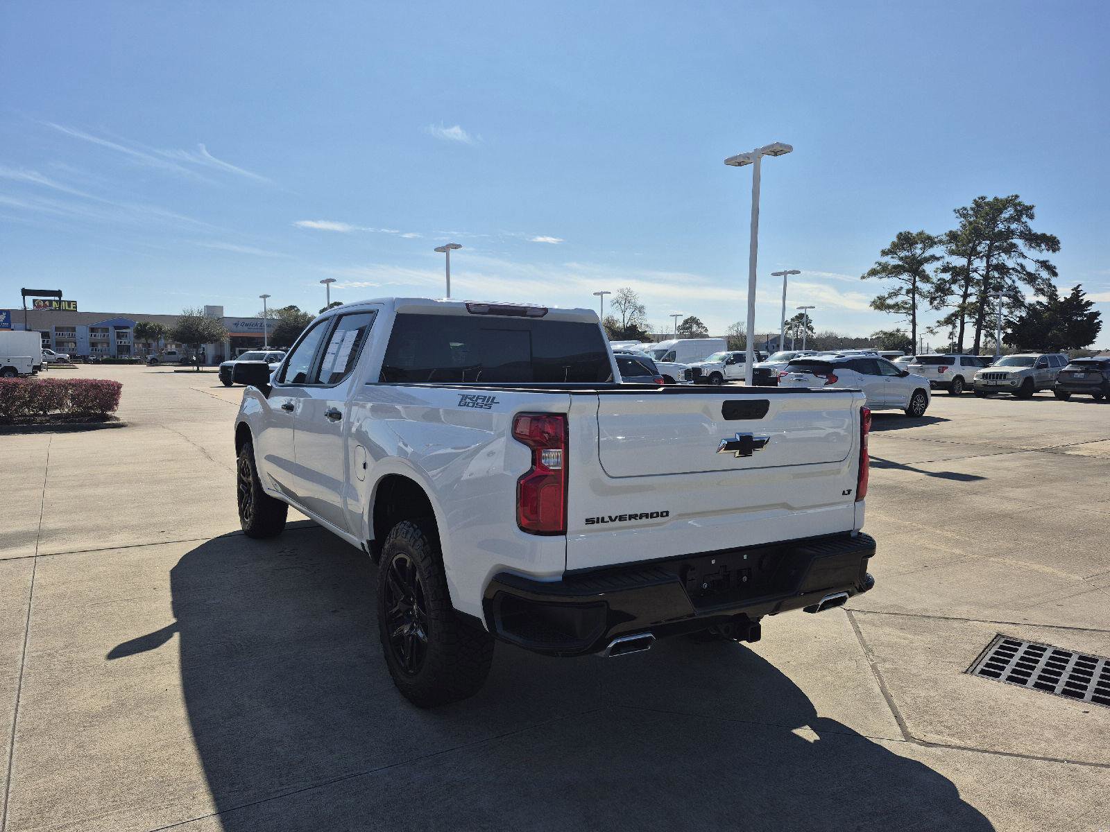 Used 2024 Chevrolet Silverado 1500 LT Trail Boss w/ Convenience Package II image 3
