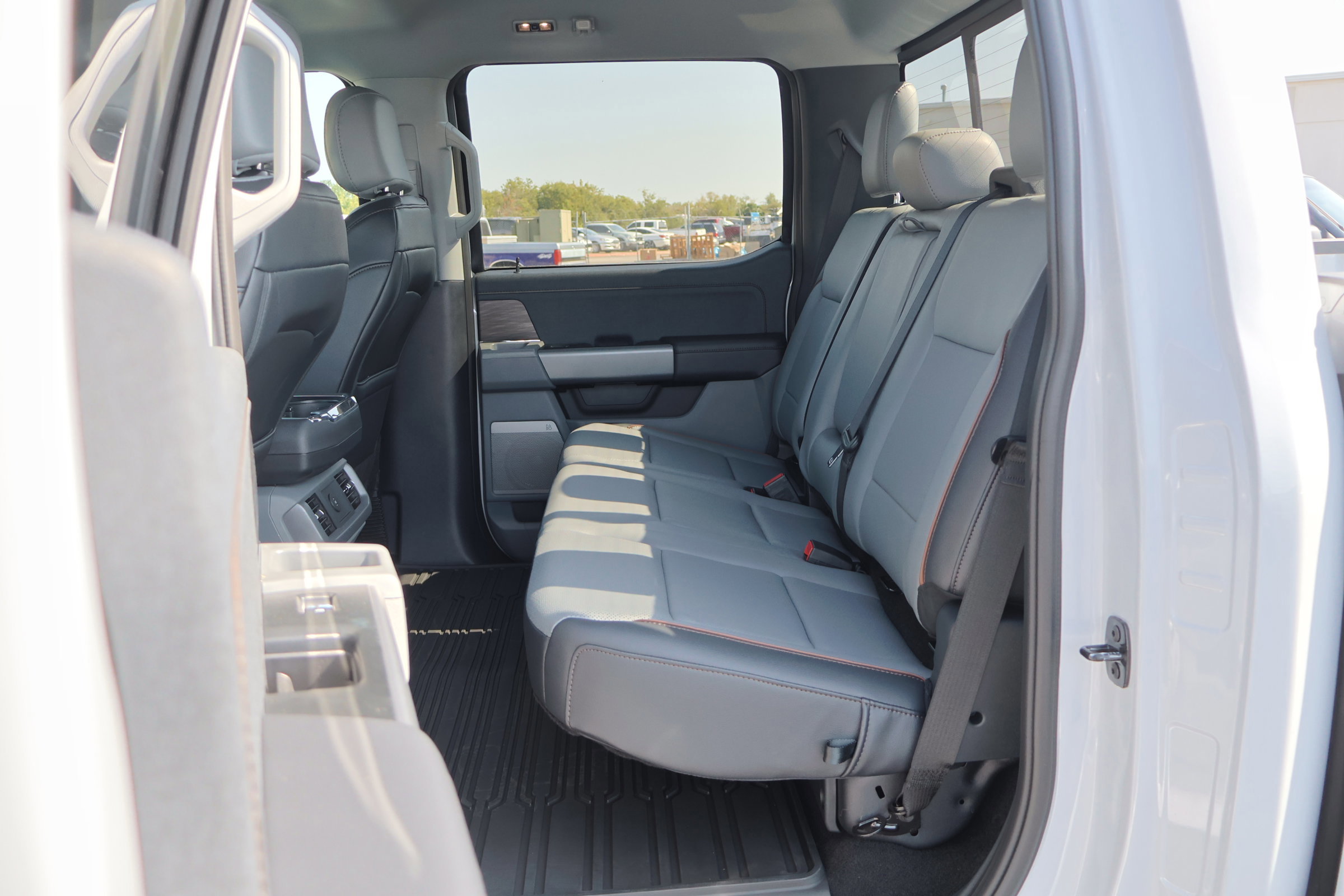 Certified 2025 Ford F150 Lariat w/ Equipment Group 501A Mid image 32