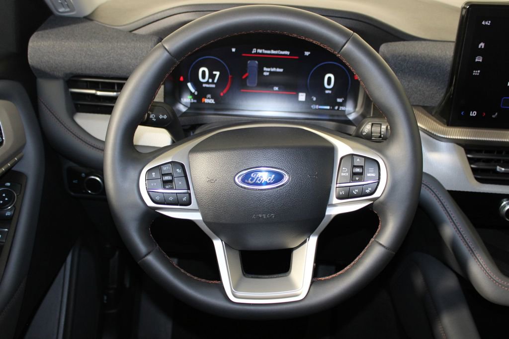 Certified 2025 Ford Explorer Active image 15