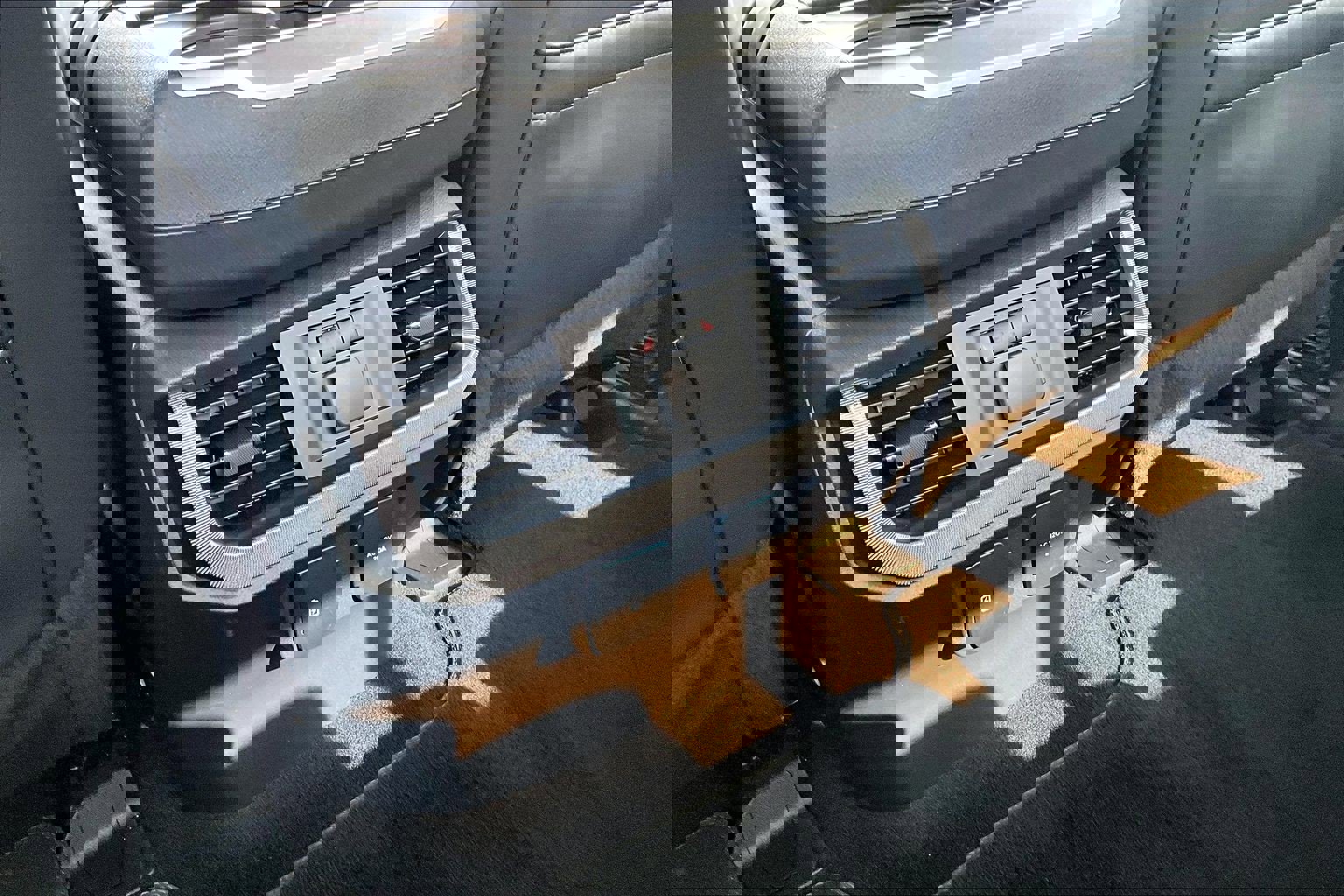 Certified 2025 Ford F150 Platinum w/ Equipment Group 702A High image 34