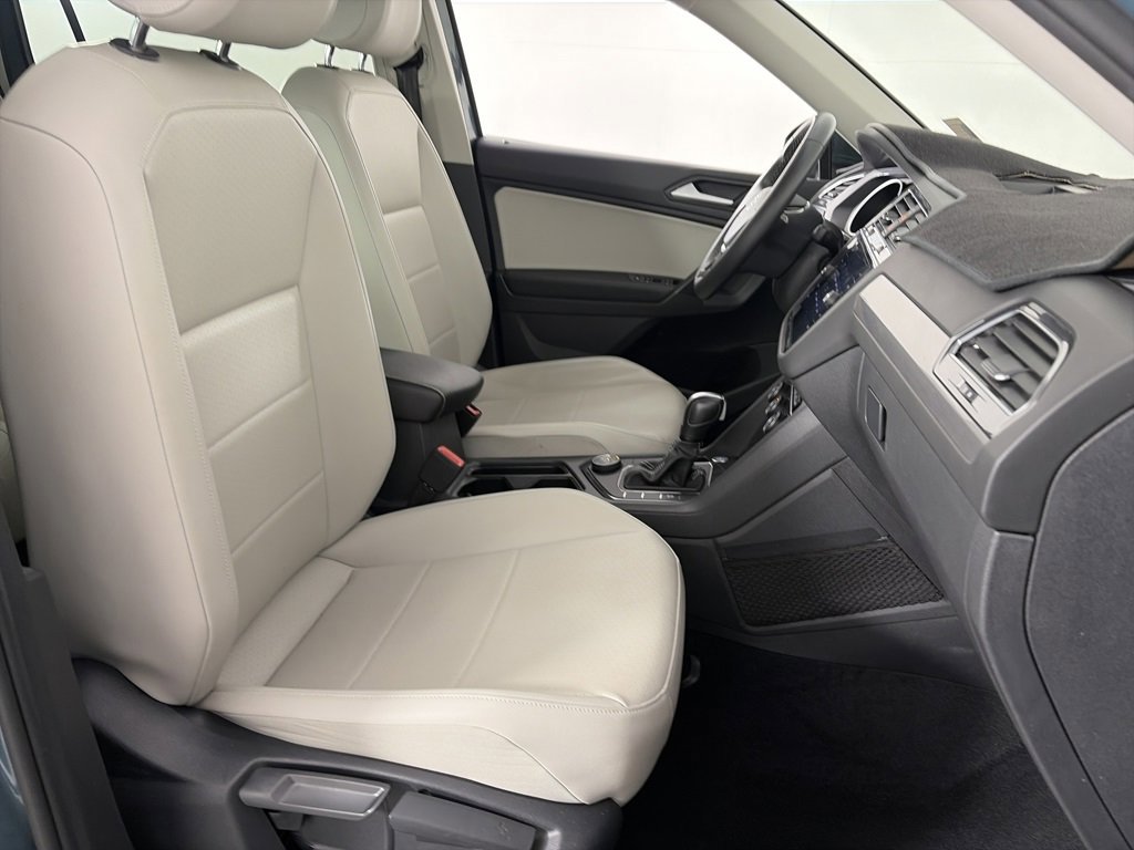 Used 2021 Volkswagen Tiguan SE image 31