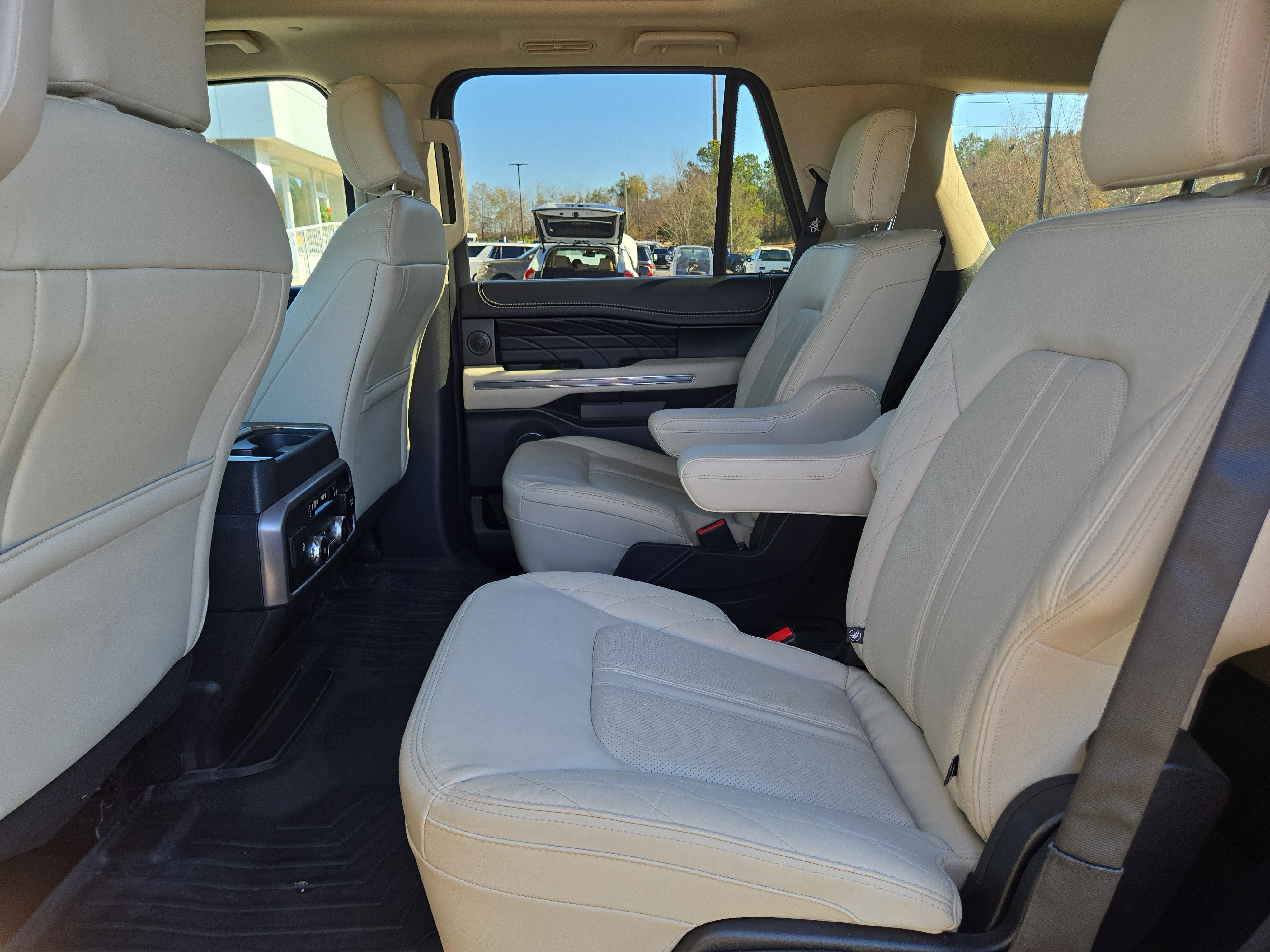 Certified 2020 Ford Expedition Platinum image 16
