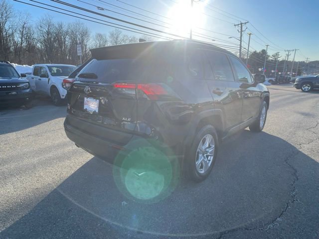 Used 2021 Toyota RAV4 XLE w/ Convenience Package image 5