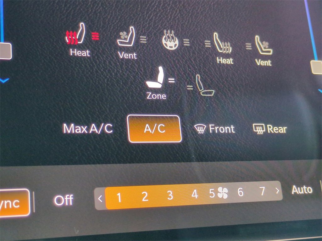 Used 2025 RAM 1500 Laramie image 22