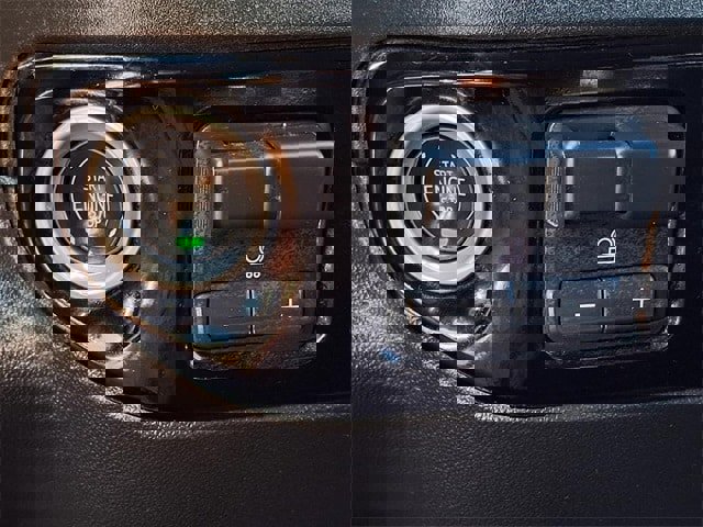 Used 2023 Chevrolet Silverado 1500 LT image 16