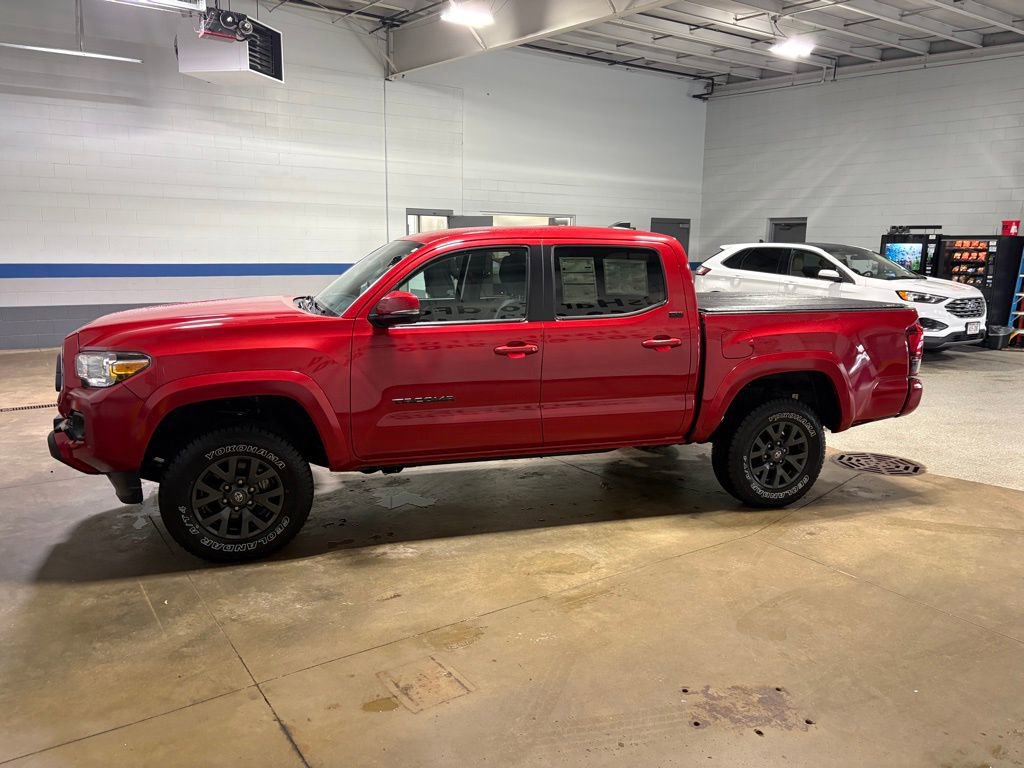 Used 2023 Toyota Tacoma SR5 w/ Technology Package AWD/4WD image 2