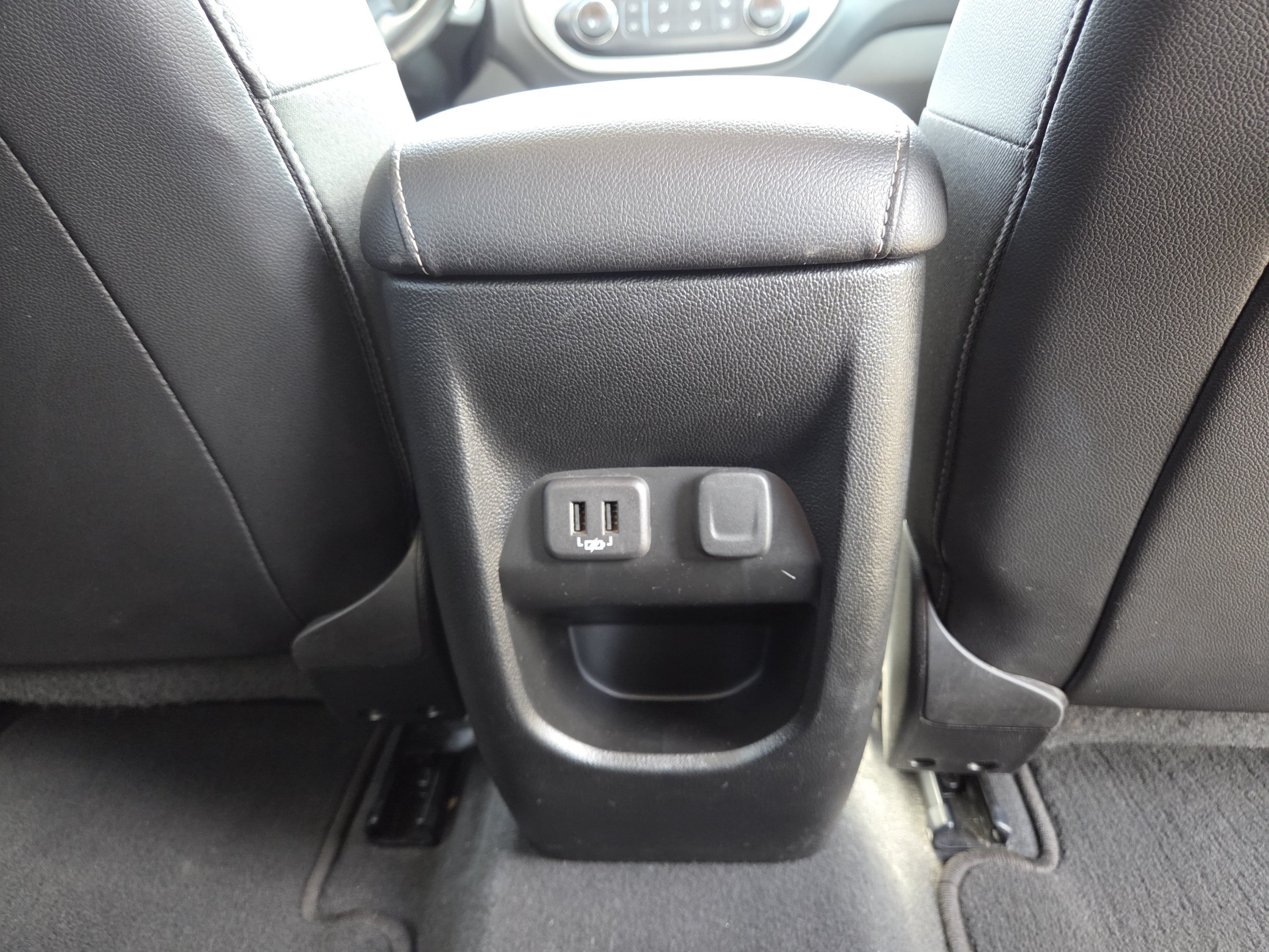 Used 2022 Chevrolet Colorado ZR2 w/ ZR2 Midnight Special Edition AWD/4WD image 32