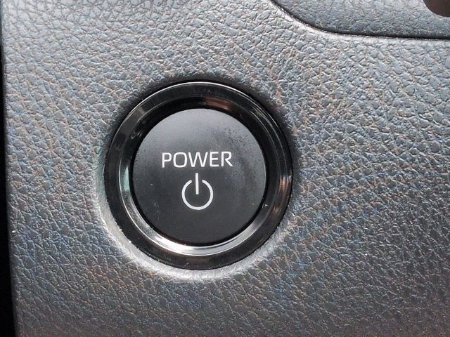 Used 2025 Toyota Camry SE w/ Convenience Package FWD image 25