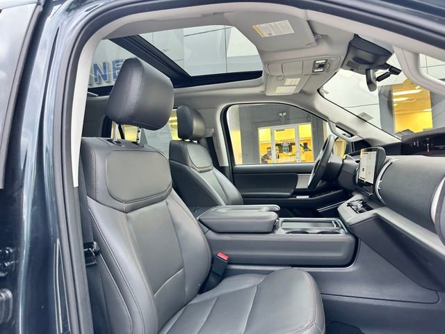 Certified 2025 Ford Expedition Active AWD/4WD image 51