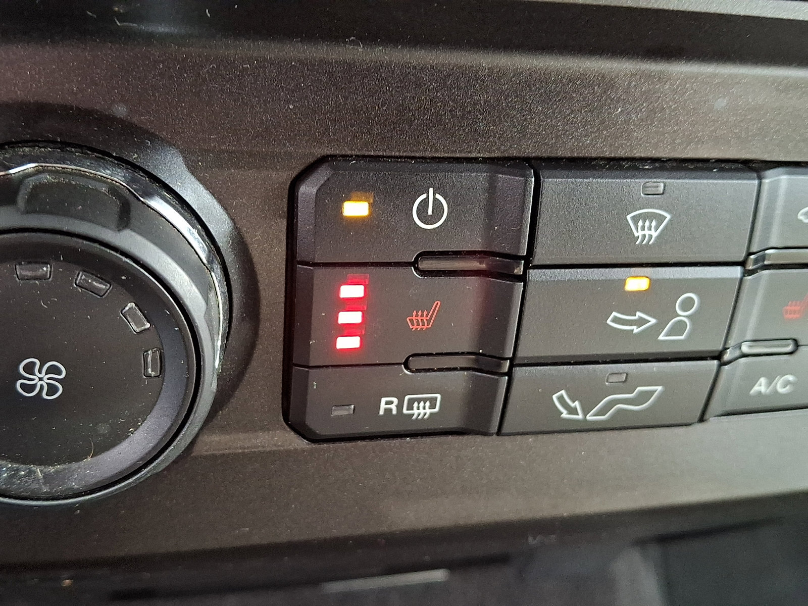 Certified 2018 Ford F150 XLT w/ Equipment Group 302A Luxury AWD/4WD image 26