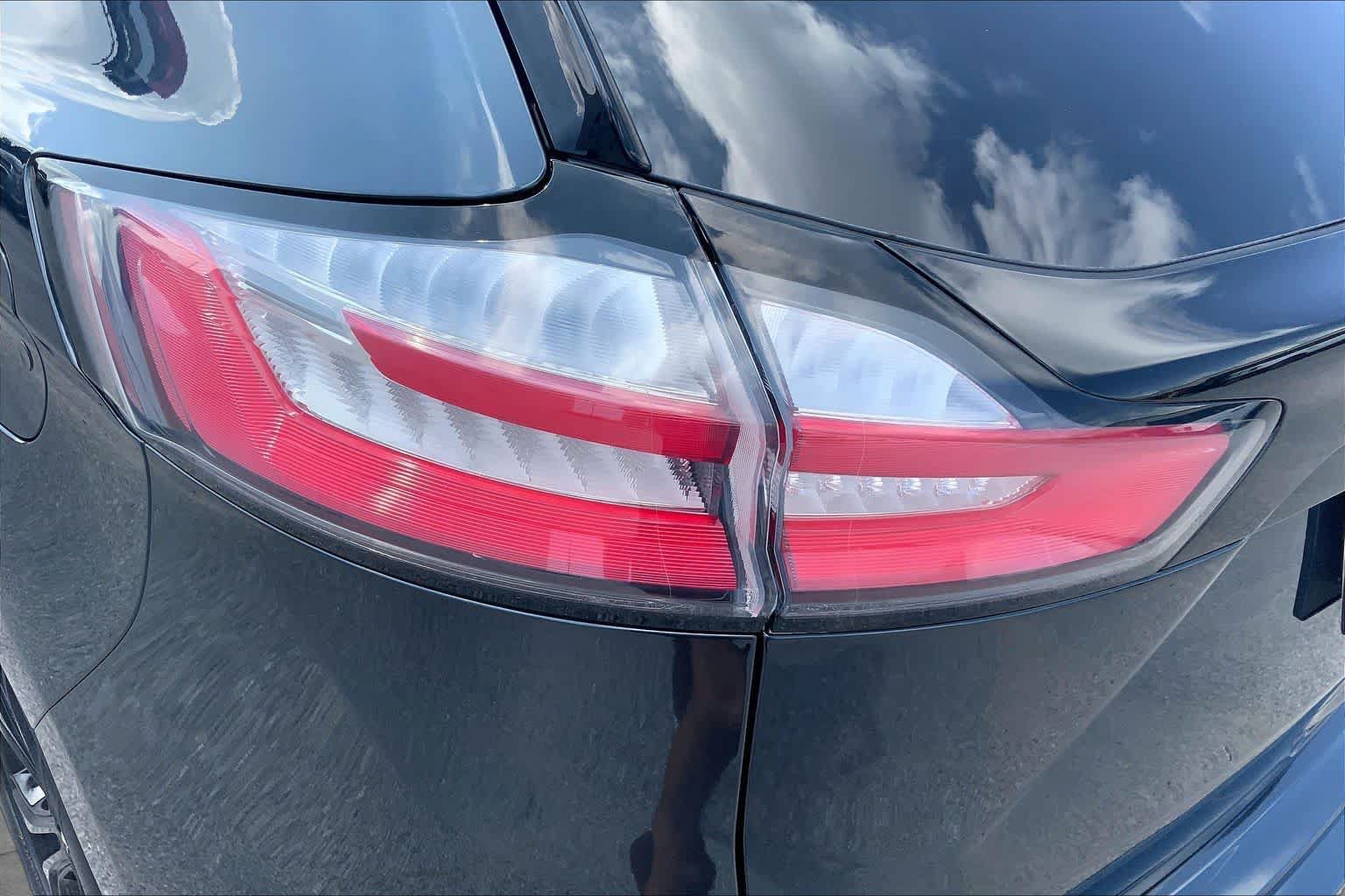 Certified 2022 Ford Edge SE w/ Black Appearance Package AWD/4WD image 29