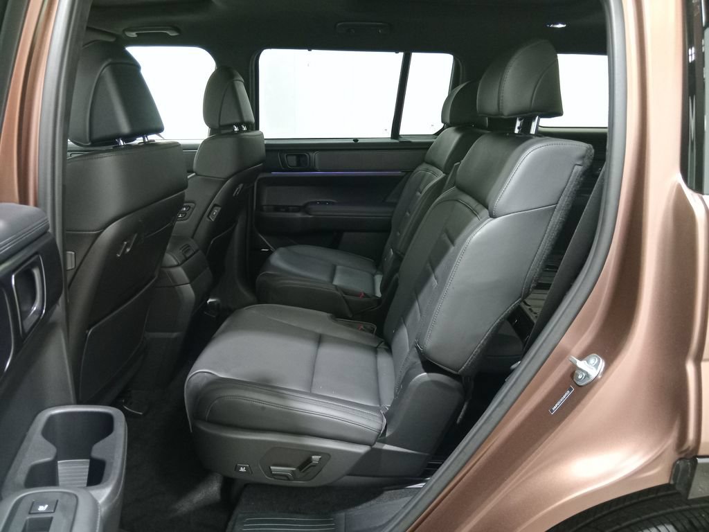 Used 2025 Hyundai Santa Fe Calligraphy AWD/4WD image 12