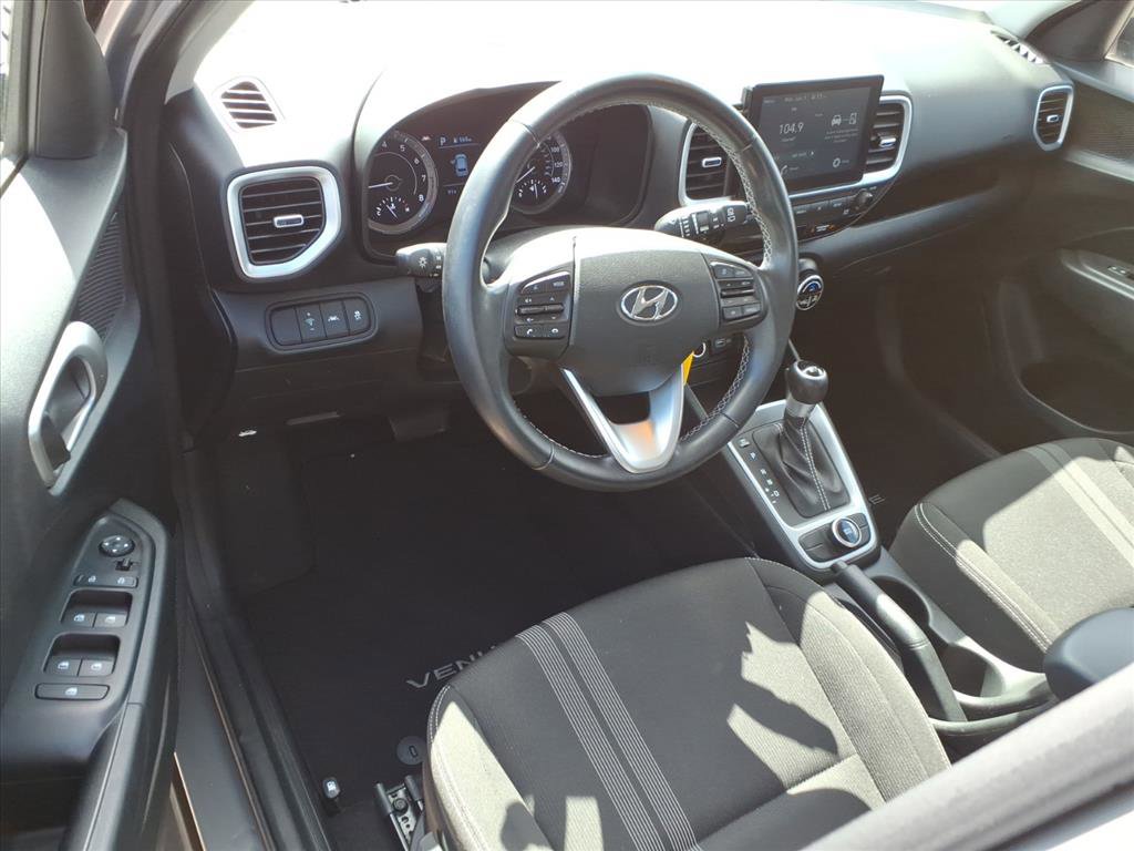 Used 2022 Hyundai Venue SEL FWD image 8