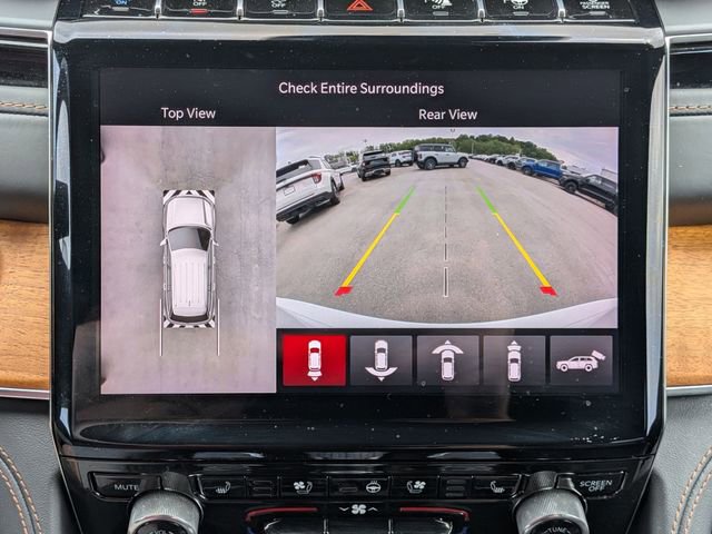 Used 2022 Jeep Grand Cherokee Summit AWD/4WD image 12