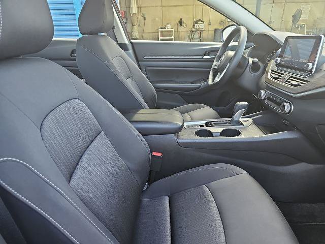 Used 2025 Nissan Altima 2.5 SV AWD/4WD image 10