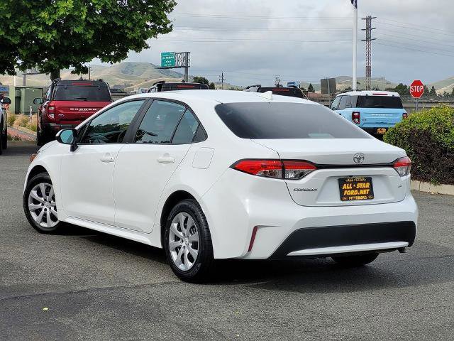 Used 2022 Toyota Corolla LE FWD image 3